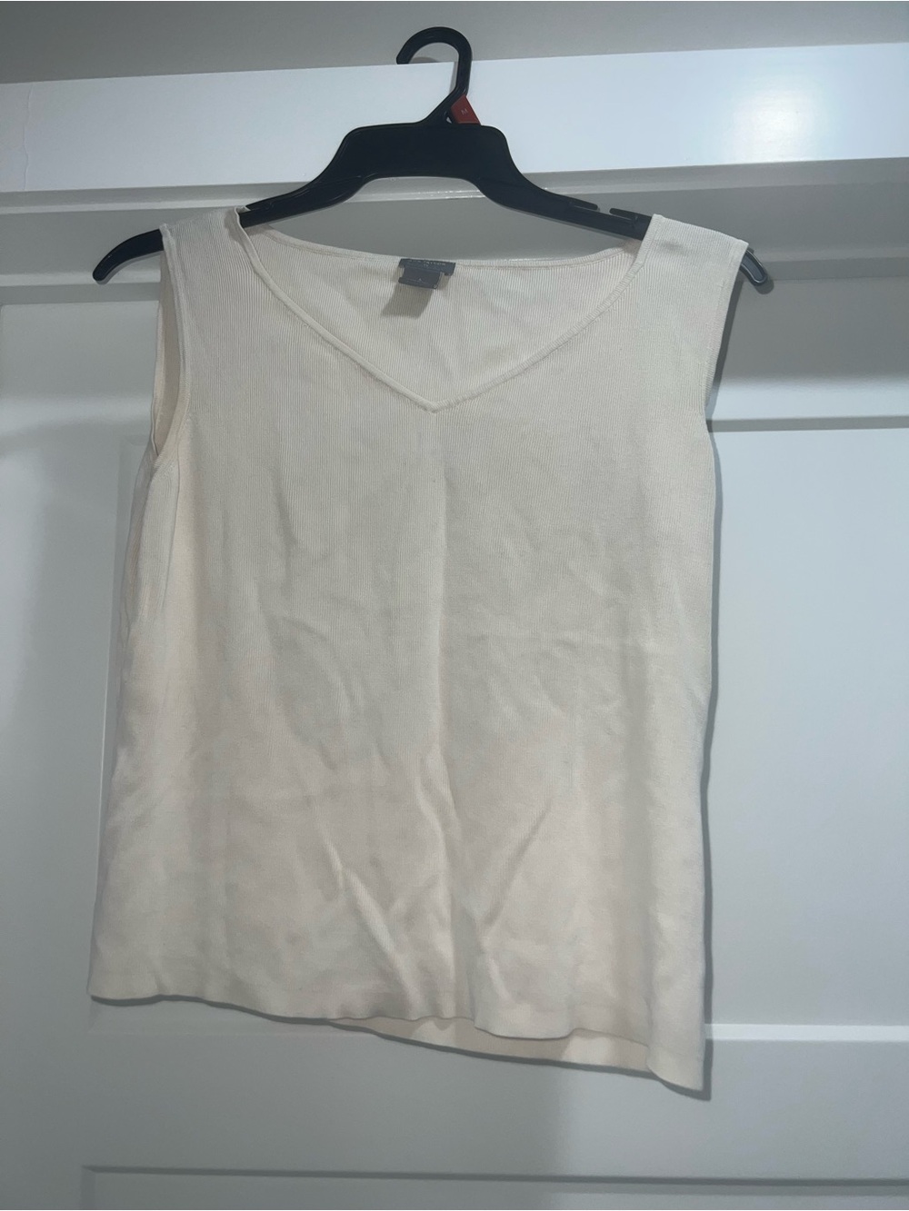 Ann Taylor Sleeveless V-Neck Camisole in Light Cream